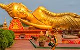 Pha That Luang, Tempel in Vientiane mit liegendem Buddha