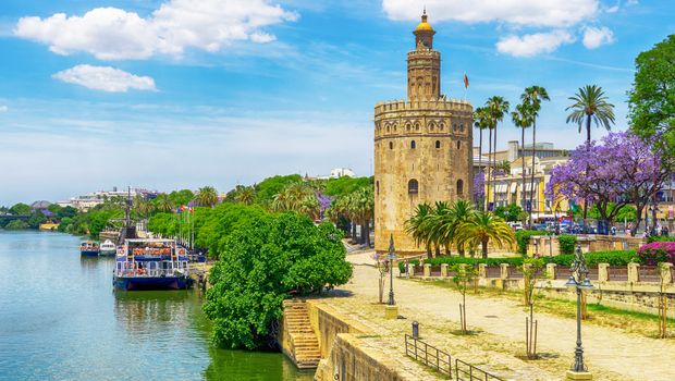 Torre del Oro, der Goldene Turm in Sevilla