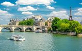 Blick über die Seine auf Paris