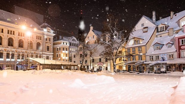 winterliche Nacht in Riga