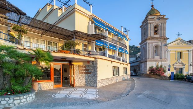 Eingang zum Hotel Piccolo Paradiso in Italien, Sorrent