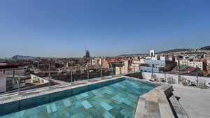 19_h_CataloniaAtenas_terrace with pool 1