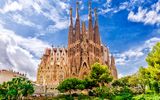 Teich und die Sagrada Familia