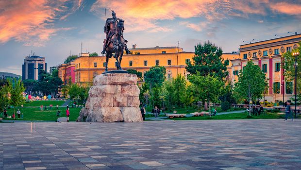 Tirana, Skanderbeg-Platz