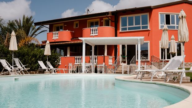 Borgo di Santa Barbara, Außenbereich mit Pool