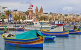 Maltesische Boote im Hafen von Valletta
