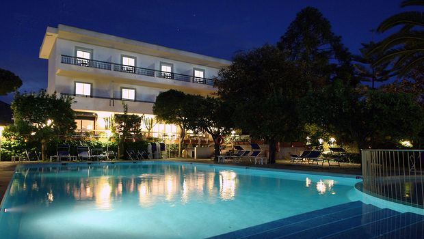 Hotel Alpha, Außenansicht