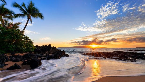 Sonnenuntergang am Secret Beach von Makena in Wailea