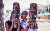Maskenspielerei in Südafrika